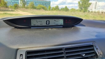 Citroen C4 1.4 65kW benzín - 5