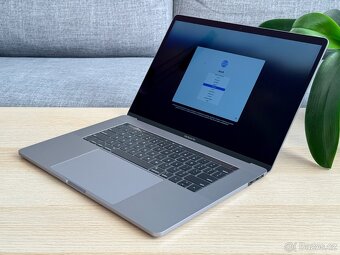 Apple MacBook Pro 15" (2018) - i7 2,6GHz, 32GB, 512GB, 560X - 5
