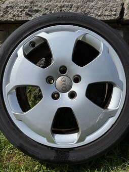 Kola Audi R17 225/45 - 5