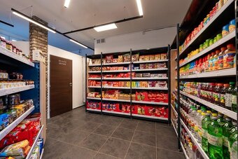 METRO HŮRKA Výjimečný obchodní prostor s pekárnou u metra - 5