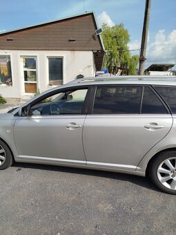 Toyota Avensis - 5