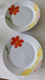 Porcelánové talíře, šálky,talířová souprava - 5