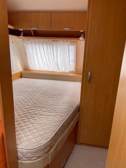 Prostorný rodinný karavan Eifelland Holiday, 3 palandy - 5