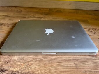 Apple Macbook Pro - 5
