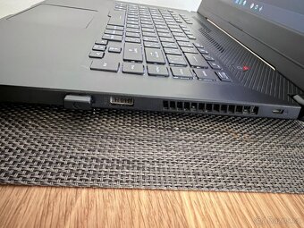 Asus ROG Zephyrus G15 (Ryzen 7 | 16GB RAM | 512GB SSD | GTX - 5