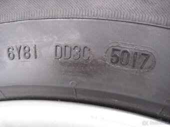 Alu disky s letním pneu originál VW R 17 - 5