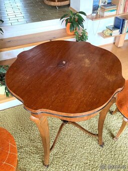 Starožtiný stůl a 2 taburetky - 5