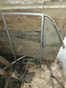 Tatra 603 dveře, rámy, nádrž - 5