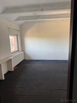 bývalá součást hradu - dům - 5