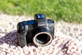 Canon EOS R - 5