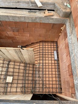 Betonové schodiště u Vás na stavbě - 5