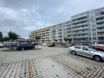 PRONÁJEM PARKOVACÍHO STÁNÍ VE DVOŘE, JÍROVCOVA, ČB - 5