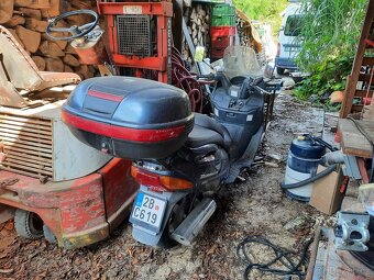 Suzuki Burgman AN 400 K1 - 5