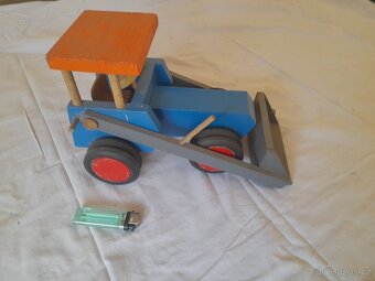 Retro hračka traktor dřevěný - 5
