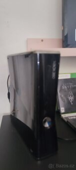 XBOX 360 (250GB) VIZ foto 2xovladač 6her - 5