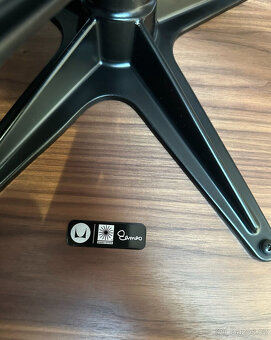 Křeslo a taburetka Herman Miller Eames – ve výborném stavu - 5