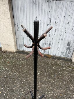 Dřevěný věšák Ton - 5