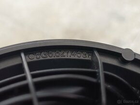 Zadní logo VW otevirani kufru golf 7 - 5