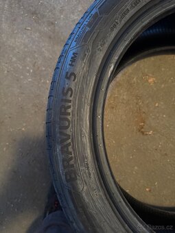 245/45R18 - 5
