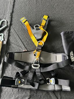 Petzl - postroj plus vybaveni - 5