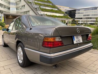Mercedes Benz 300 D - 5