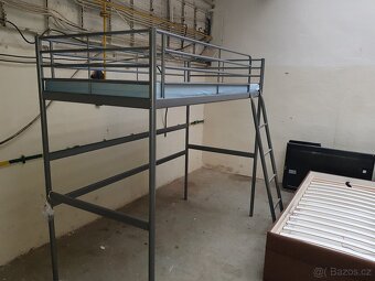 Vyvisena postel s prostorem pod - 5