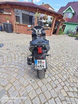 Aprilia SR 850 - 5