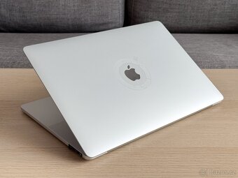 Apple MacBook Pro 16" - i9 2,4GHz, 32GB - 100% JAKO NOVÝ - 5