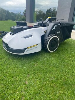 YUKA 2000 s košem (Robotická sekačka s GPS) - 5