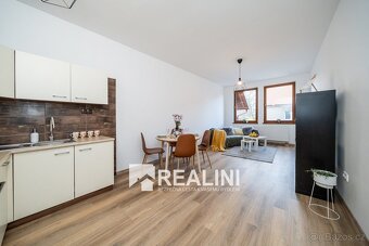 Prodej nemovitosti se 4 bytovými jednotkami - 228 m2 - Kujav - 5