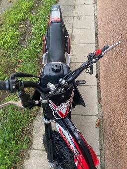 Dětská cross motorka KXD pro věk 6–9 let – TOP stav - 5