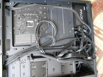 Sharkoon herní pc bez HDD na náhradní díly - 5