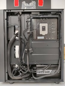 i5 9400, RX 6600 XT, 16GB DDR4 2400MHz, 250GB SSD + 4TB HDD - 5