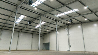 Pronájem skladovací haly o užitné ploše 1483 m², popř. 743 m - 5