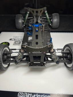 Team Associated B44 - 5