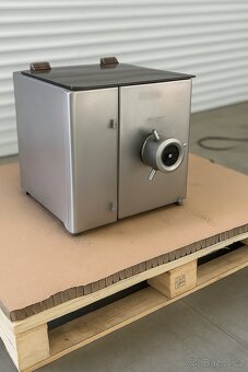 Chlazený mlýnek na maso Mado Eskimo MEW 615 - 5