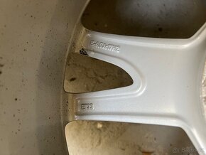 Alu sada Audi Vw 5x112 + zimni 215/60/17 - 5