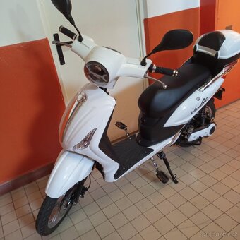 Elektroskútr Viago Riga 1000W bez ŘP - 5