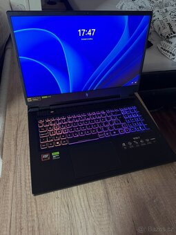Herní notebook Acer nitro 17 - 5