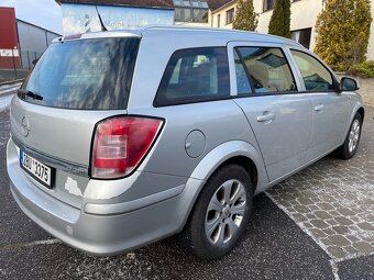 Opel Astra kombi 1,7 CDTI 81 kW, rok 2010 - 5