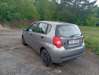 Chevrolet Aveo rok 2009 najeto jen 120 tis km spotřeba 4 l - 5
