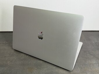 MacBook Pro 16'' 2019 / i9 / 64GB / 1TB SSD / Silver - 5