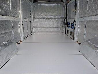 Obytná dodávka Peugeot 3.0 HDI 116KW, r.v.2011, naj. 109tkm - 5