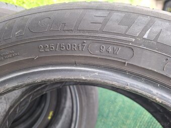 Prodám letní pneu 225/50/17 Michelin - 5