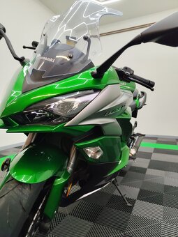 Kawasaki Z1000SX - 5