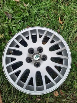 Alu kola 5x100 originál Škoda R16 - 5