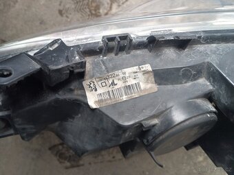 Peugeot 307 pravé přední světlo - 5