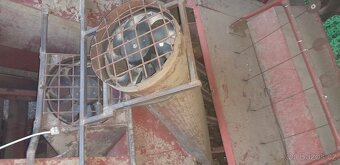 Lis Hesston 4700 - 5