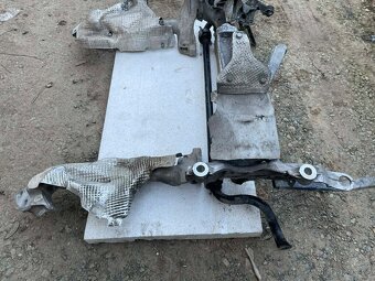Nápravnice Audi A4 B8 - 5