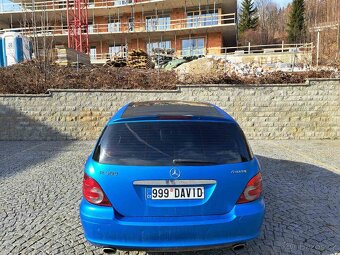 Mercedes-Benz R500 (W251) – 5.0 V8 | 6 míst - 5